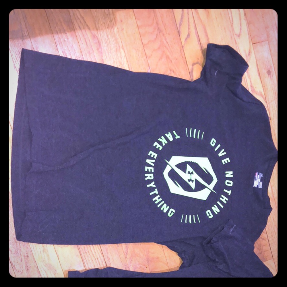 Underarmor men’s shirt - great condition
